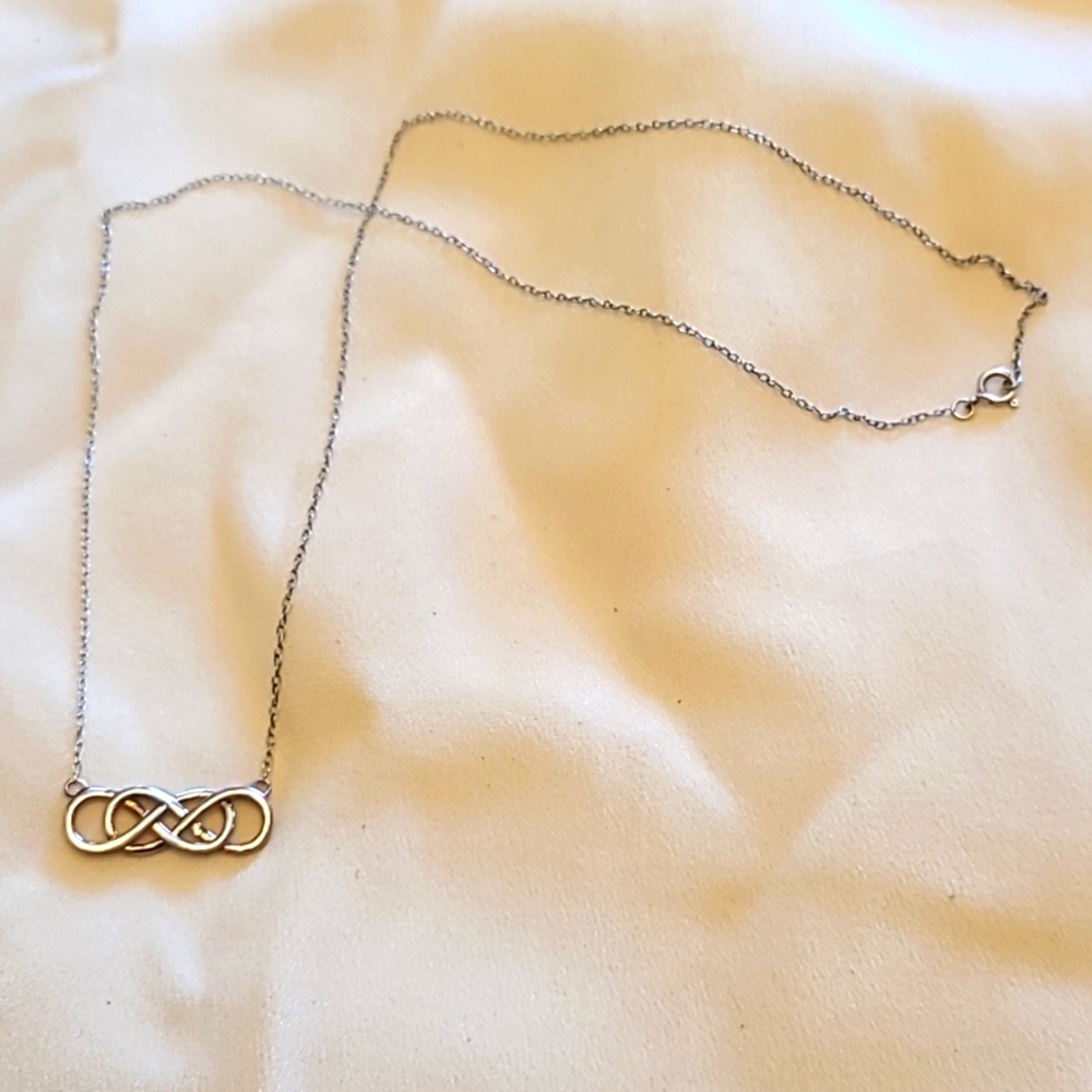 Sterling silver Celtics knot necklace - Picture 1 of 3